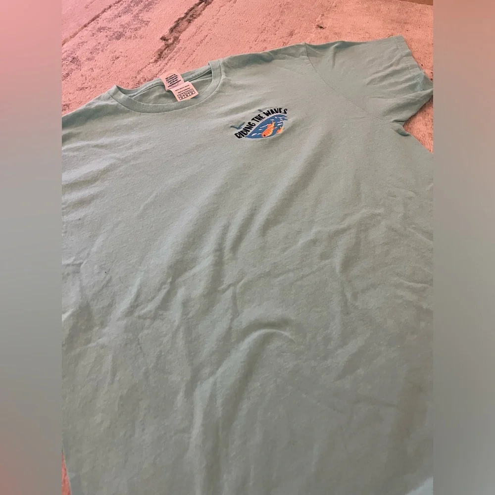 Riding the wave 🌊 light blue T-shirt - Picture 3 of 3